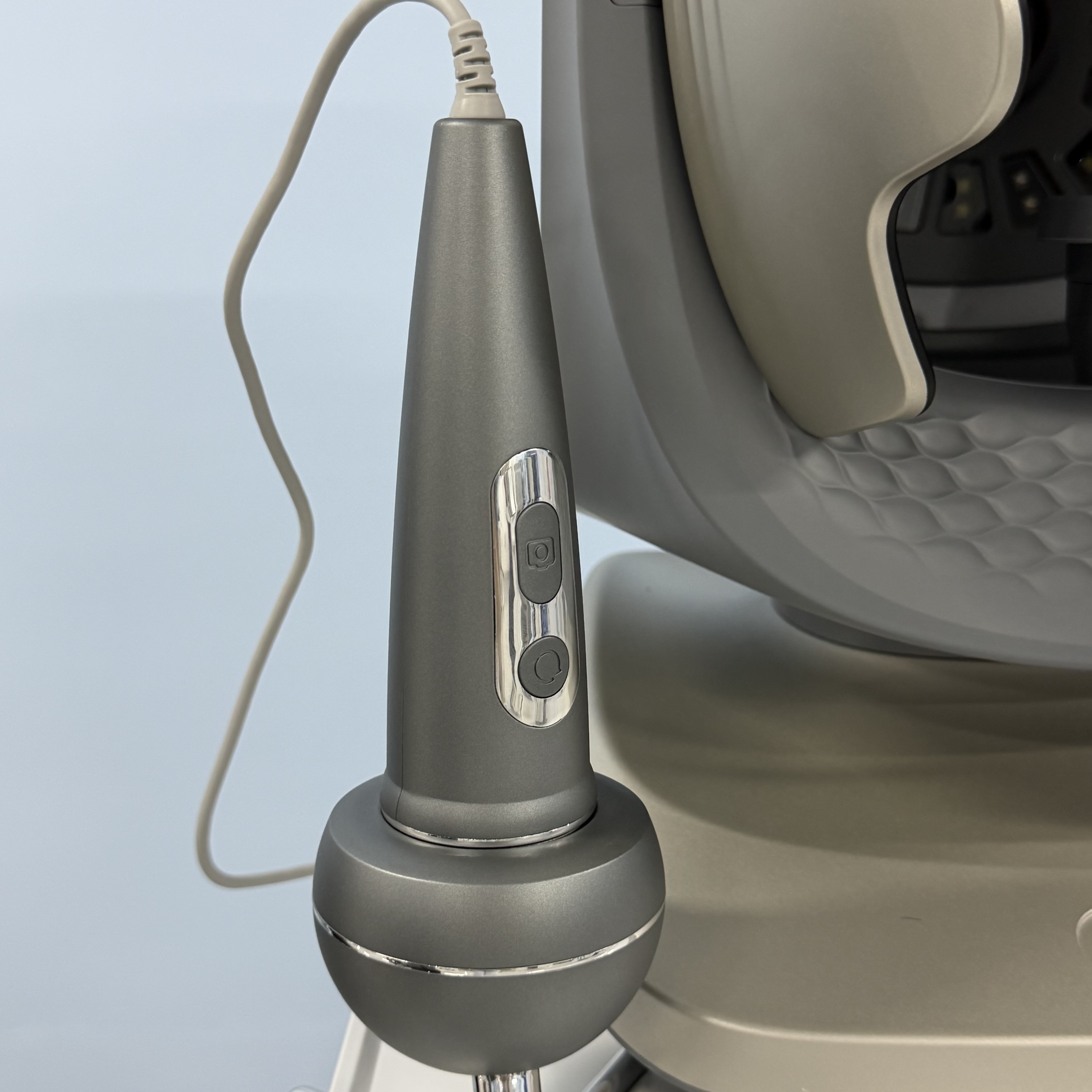 The AI ??Skin Analyzer X3Pro Facial Skin Analyzer Supports Hair And Scalp Analysis, As Well as beauty care techniques. - Image 6